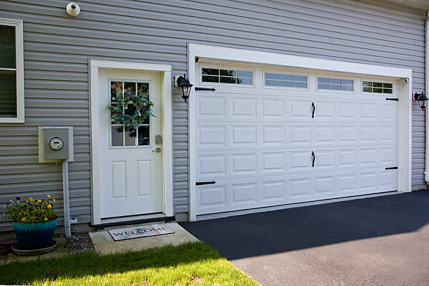 24/7 Emergency Garage Door Panel Replacement experts in Menominee County County, WI